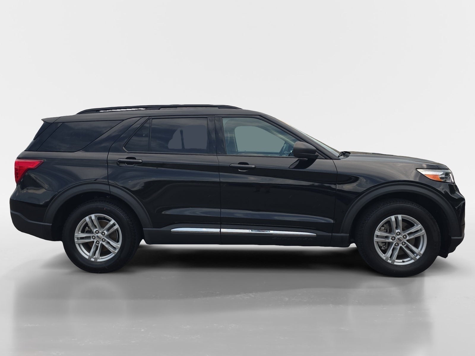 2021 Ford Explorer — side profile view