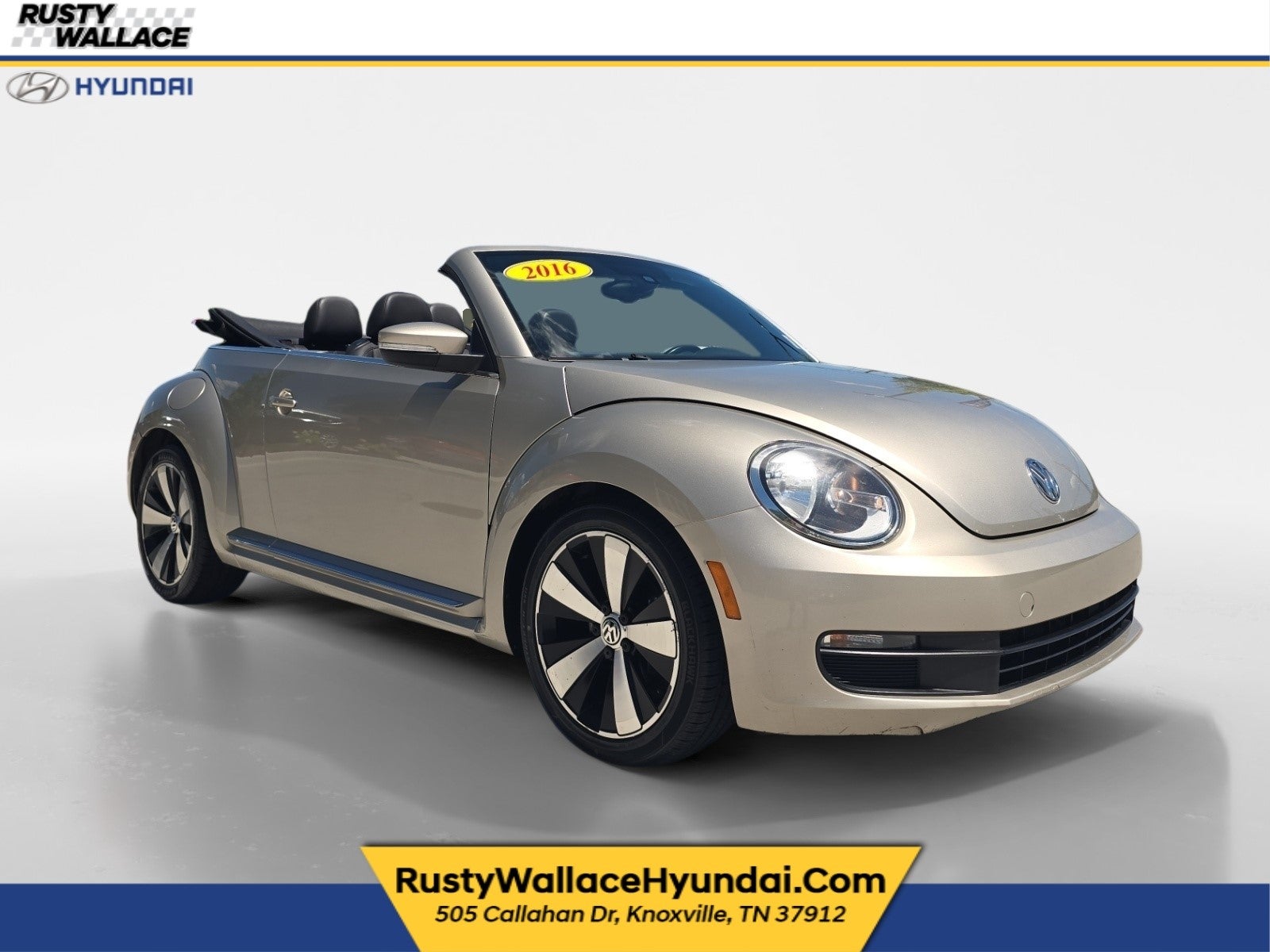 2016 Volkswagen Beetle Convertible 1.8T SE in Moonrock Silver Metallic/Black Roof — front three-quarter view