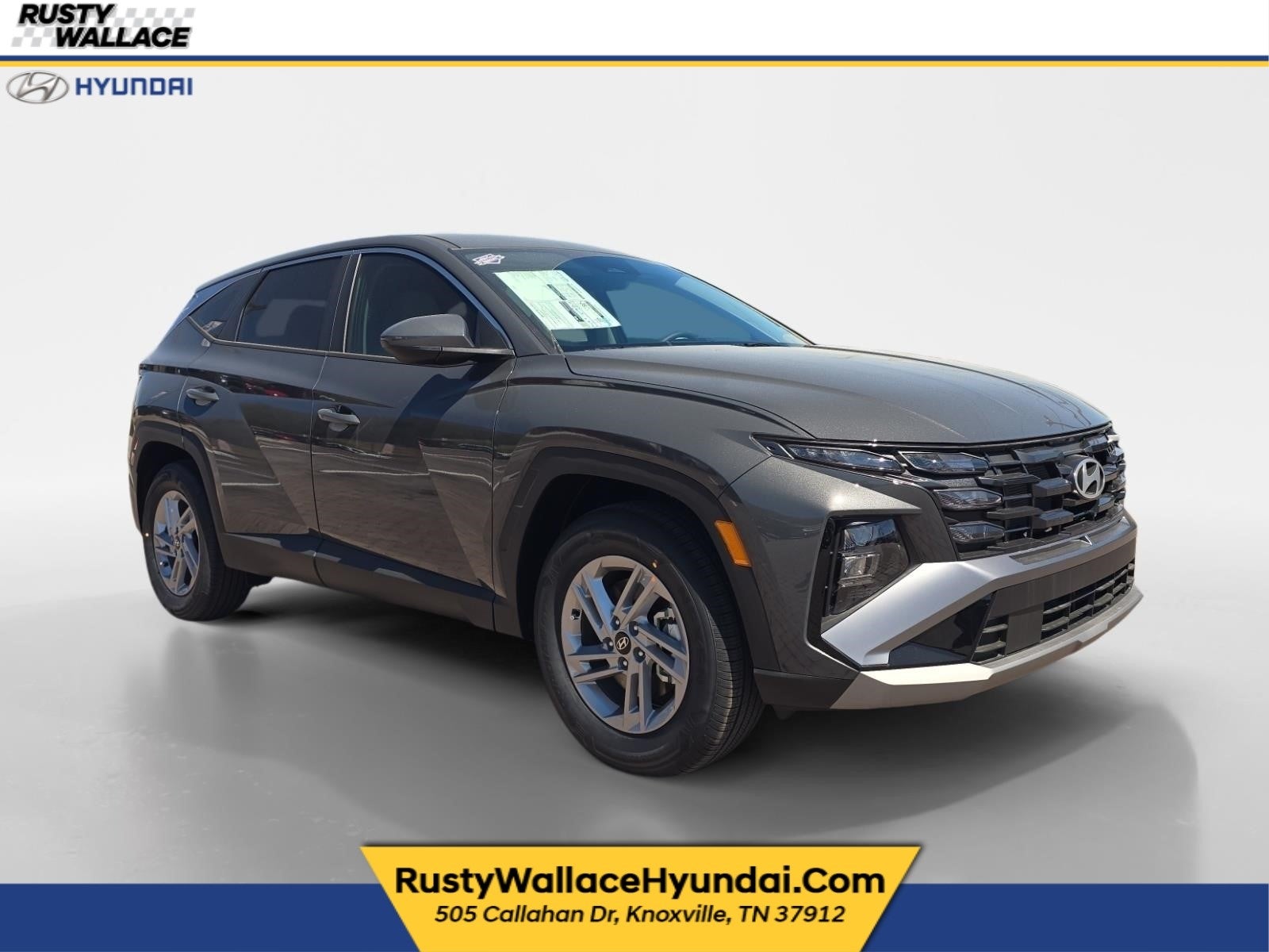 2026 Hyundai TUCSON SE in Ecotronic Gray — front three-quarter view